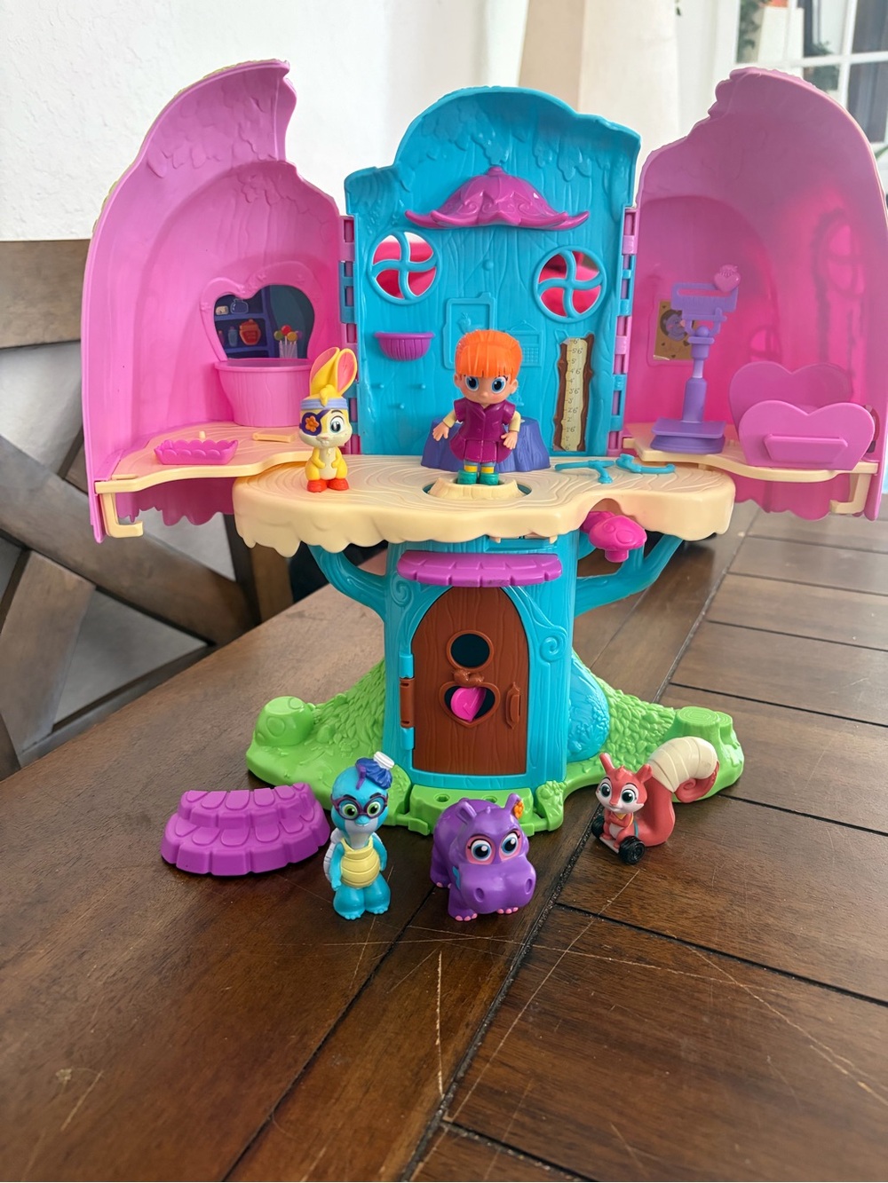 Vida the Vet Vet Clinic Treehouse Playset Action Figures Dollhouse & Accessories